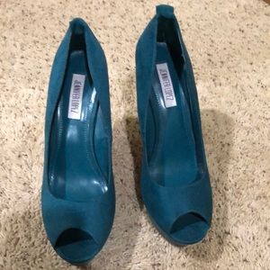 Jennifer Lopez turquoise/teal about 7 inch wedge, worn once